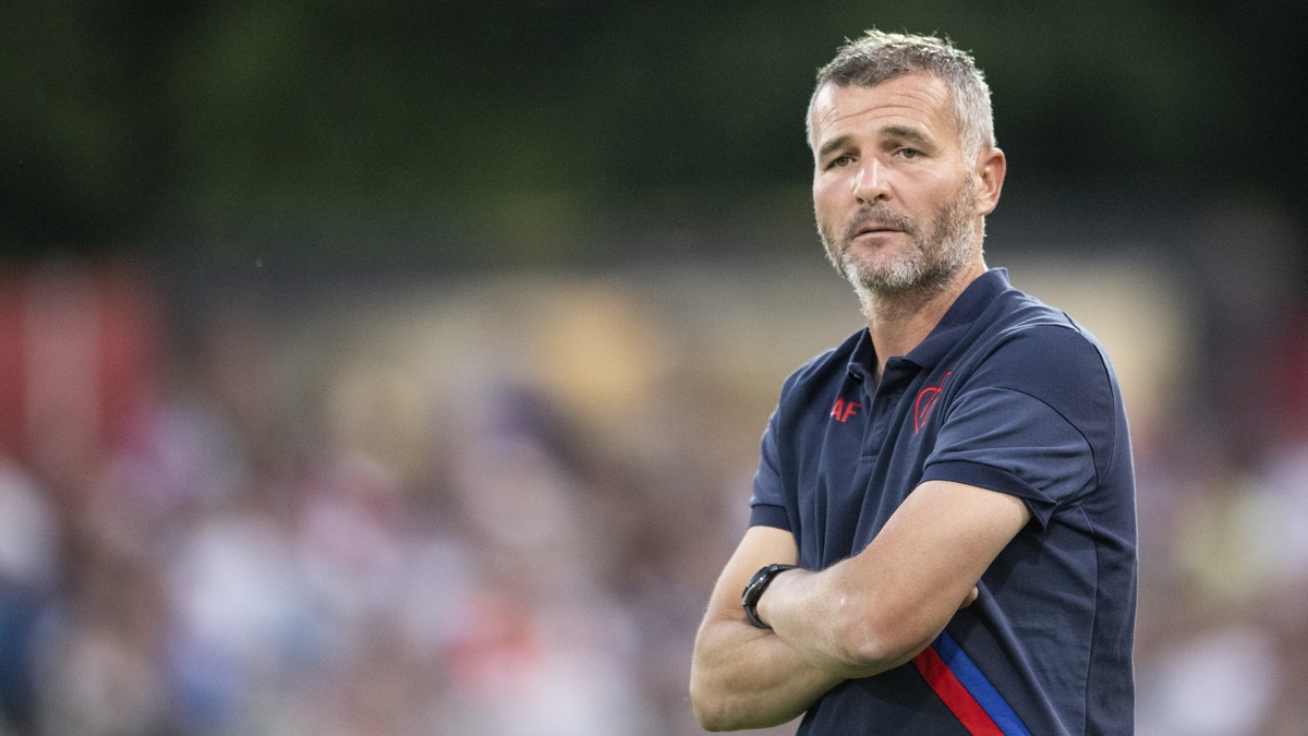 Basels Trainer Alex Frei reagiert im Fussball Meisterschaftsspiel der Super League zwischen dem FC Winterthur und dem FC Basel im Stadion Schuetzenwiese, am Samstag, 16. Juli 2022 in Winterthur. (KEYS ...