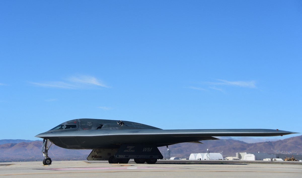 Un avion furtif américain B-2.