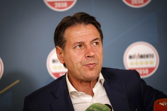 epa10206639 Five Star Movement (M5S) leader, Giuseppe Conte delivers a speech during a press conference following the Italian general election, in Rome, Italy, 25 September 2022. Italy held snap gener ...
