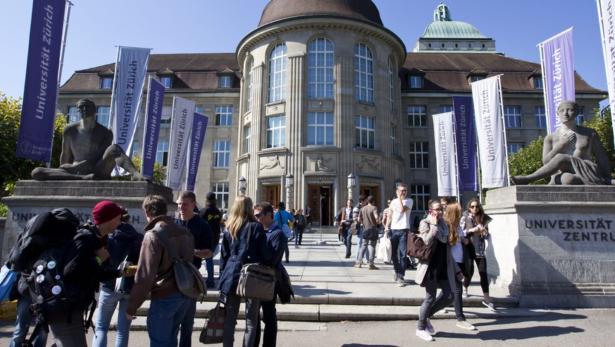 ZU DEN ZAHLEN 2012/13 DER EU-BILDUNGSKOMMISSION ZUM BILDUNGSPROGRAMM ERASMUS STELLEN WIR IHNEN AM DONNERSTAG, 10. JULI 2014, FOLGENDES ARCHIVBILD ZUR VERFUEGUNG - Studenten an der Universitaet Zuerich ...