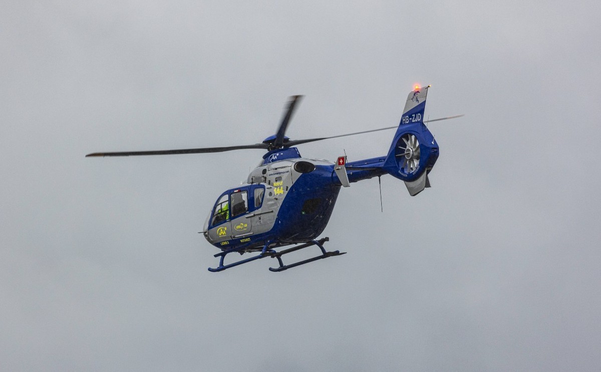 Rescue helicopter Eglisau, Switzerland, 30th May 2024: An Alpine Air Ambulance rescue helicopter takes off in rainy weather and takes an injured person to the hospital. (Photo by Andreas Haas dieBildm ...
