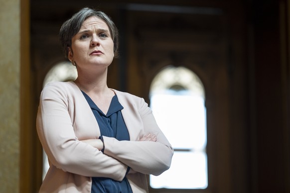 Sarah Wyss, SP-BS, schaut in Richtung Rednerpult an der Sommersession der Eidgenoessischen Raete, am Donnerstag, 5. Juni 2025 im Nationalrat in Bern. (KEYSTONE/Til Buergy)