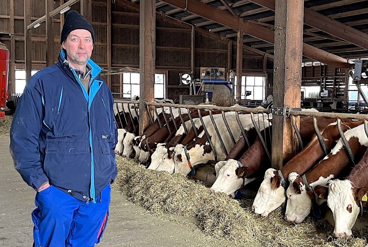 Visite dans l'exploitation de Marc Benoît, à Romainmôtier.