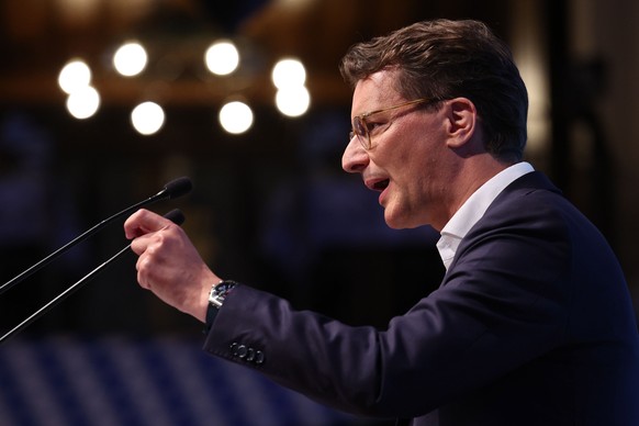 epa10904056 North Rhine-Westphalia Minister President Hendrik Wuest delivers a speech during a closing campaign of Christian Social Union (CSU) party in Munich, Germany, 06 October 2023. Election to t ...