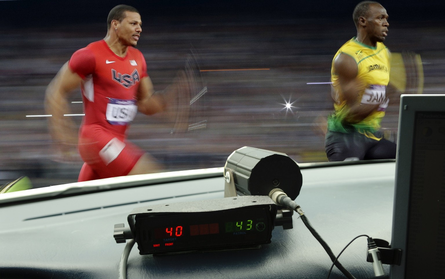 Usain Bolt und seine Kollegen müssten in einer 30er-Zone den Ausweis abgeben, wenn sie geblitzt würden. Bei seinem Weltrekord über 100 m erreichte der Jamaikaner (rechts) eine Spitzengeschwindigkeit von&nbsp;44,72 km/h.
