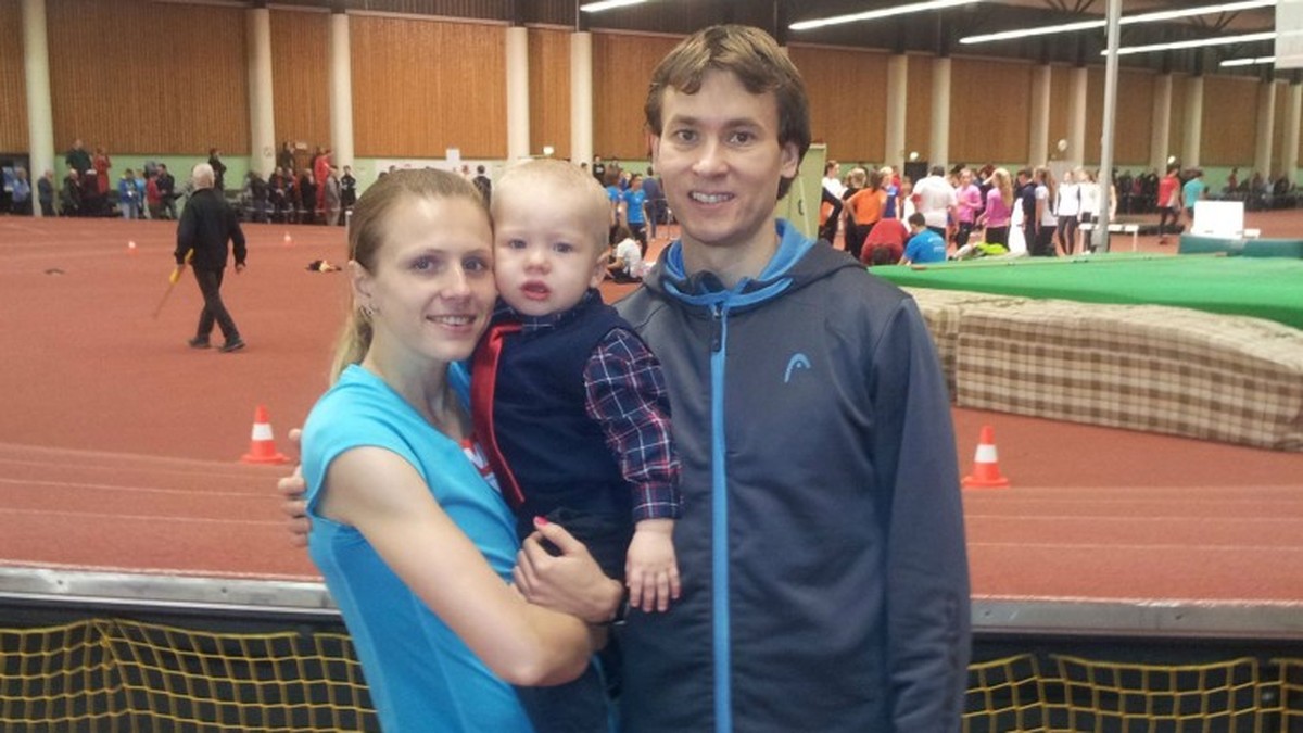 Julia und Witali Stepanow mit ihrem Sohn Robert (undatierte Aufnahme).