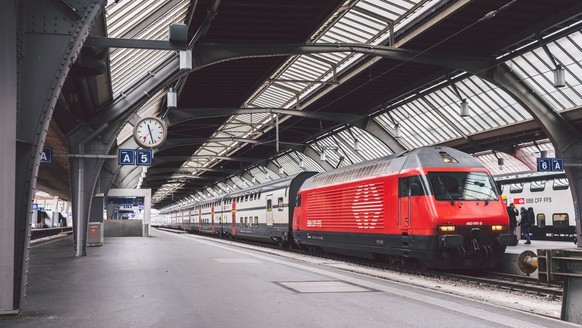zug zürich hauptbahnhof zürich bahnhof
