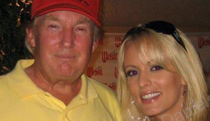 Amüsieren sich blendend: Stormy Daniels und Donald Trump bei einem Treffen 2006.