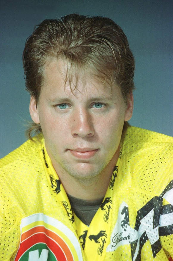Chad Silver on a 1992 photo in Fribourg, Switzerland, when he played with Swiss icehockey club Fribourg-Gotteron. The 29-year old Canadian Ice-hockey-star from the Swiss club ZSC Lions was found dead  ...