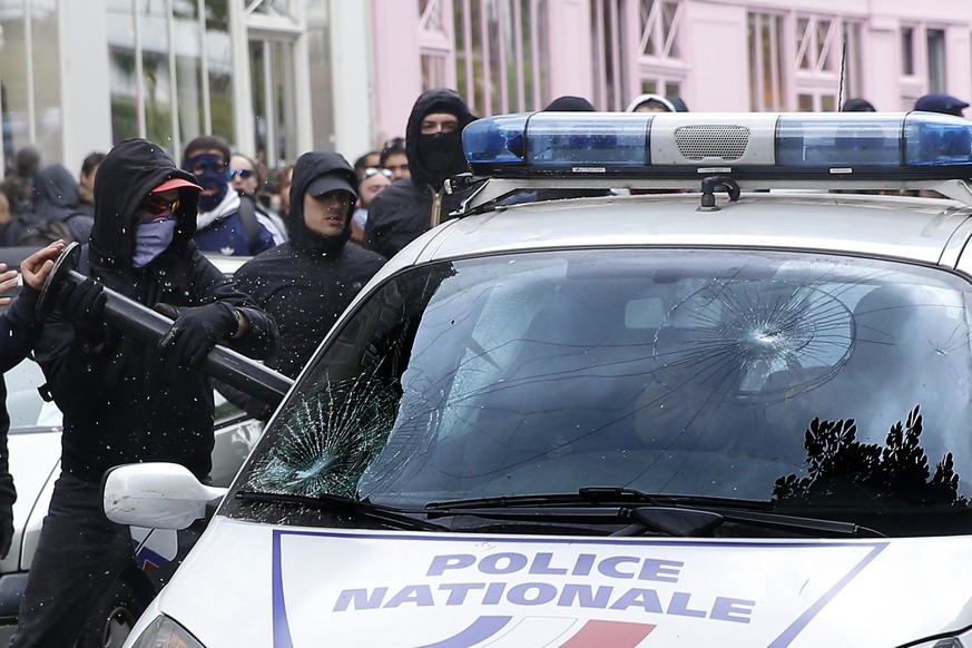 Ein Foto vom Angriff auf Philippy und seine Kollegin.