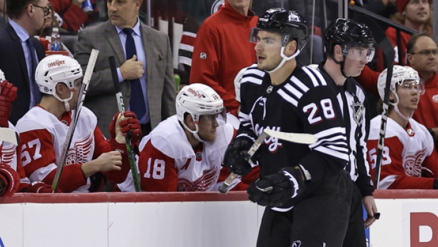 Timo Meier devant le banc de Detroit: l&#039;Appenzellois a frapp