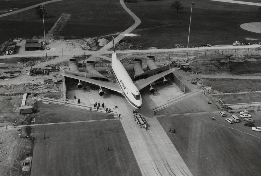 Flughof Zürich-Kloten, Jumbo Standlauf
1971