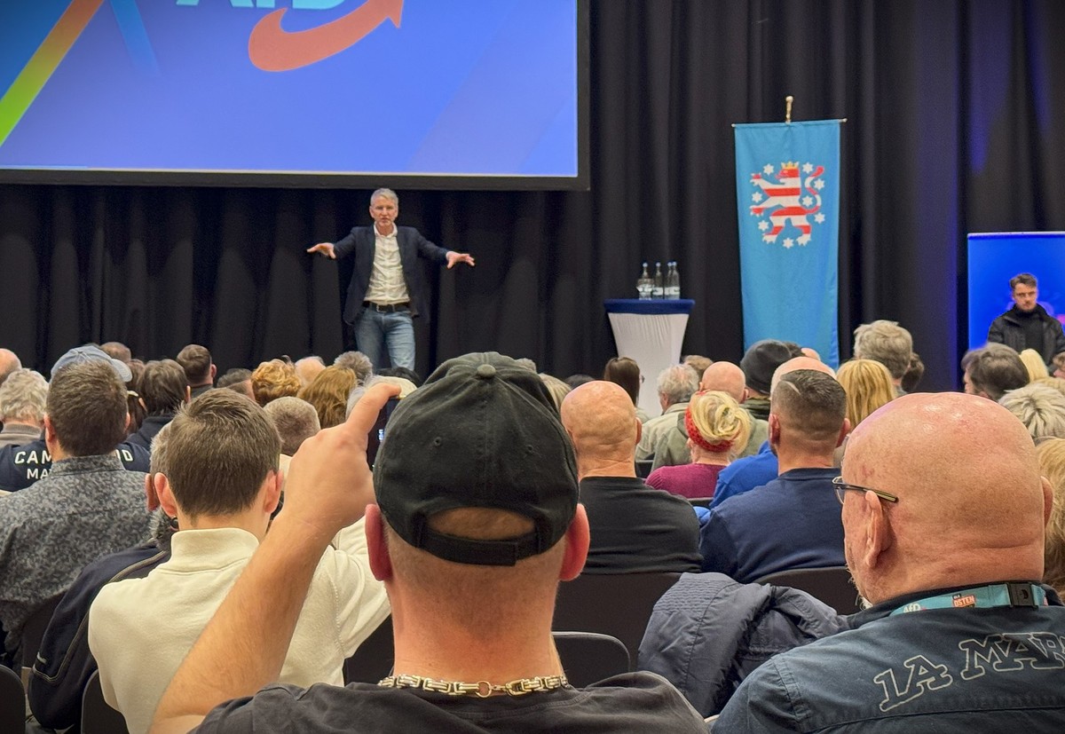 Wahlkampfveranstaltung für die Bundestagswahl am 23. Februar 2025 von der AfD Thüringen in Suhl am 11. Februar 2025, bei der Björn Höcke auftrat.