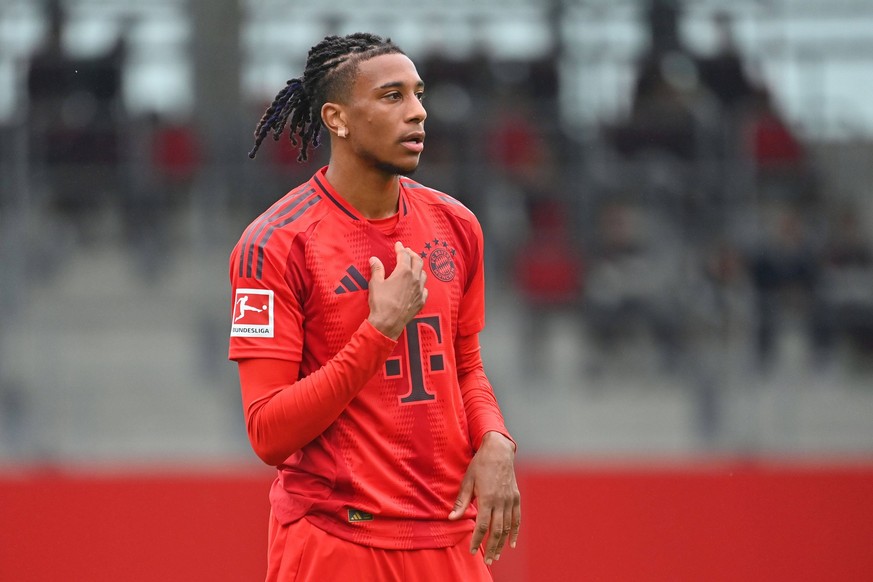 Michael OLISE Bayern Muenchen, Aktion,Einzelbild,angeschnittenes Einzelmotiv,Halbfigur,halbe Figur. Fussball Testspiel FC Bayern Muenchen -Grasshoppers Zuerich 4-0 am 20.08.2024, FC Bayern Campus, Fus ...