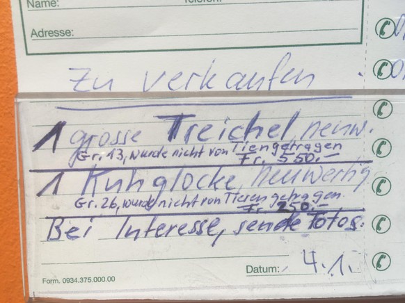 30 der besten Tweets, die «Querdenker» auf die Palme und dich zum Lachen bringen\nKleininserat in der Quartiermigros: „Treichel zu verkaufen, nie von Tieren getragen“ 🤔 Es geht wohl abwärts mit den F ...