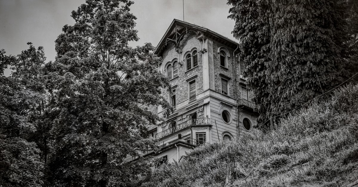 dieser-schweizer-lost-place-wird-versteigert-so-sieht-er-im-innern-aus