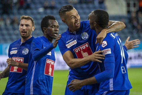 Francesco Margiotta, Ibrahima Ndiaye, Lucas Alves und Torschuetze Blessing Elke, Luzern, von links nach rechts, jubel nach dem 1:0 im Fussball Meisterschaftsspiel der Super League zwischen dem FC Luze ...