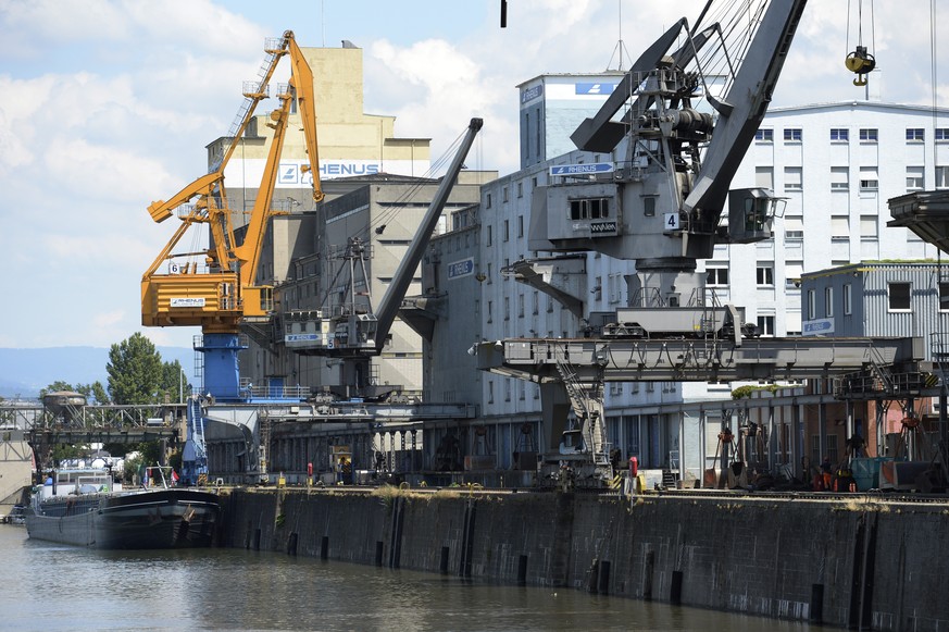 Der Containerhafen in Basel: Hier kommen die Güter aus Europa an.