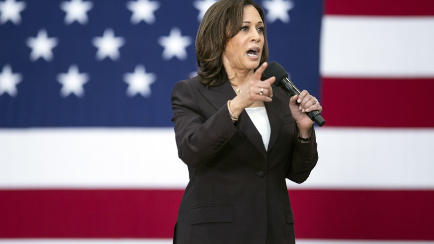 epa07585787 US Senator Kamala Harris addresses the audience during a rally at Los Angeles Southwest College in Los Angeles, California, USA, 19 May 2019. Harris is campaigning for the Democratic nomin ...
