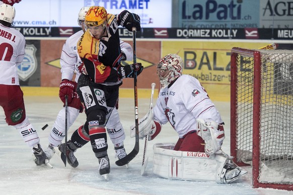 Topskorer Marc-Antoine Pouliot steht für einmal am Anfang der Fribourger Niederlage.