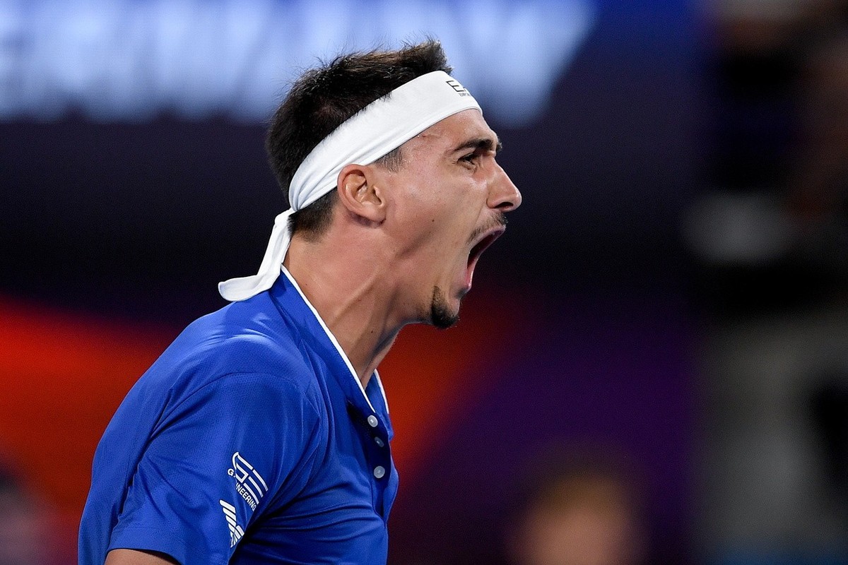 epa11049204 Lorenzo Sonego of Italy reacts during his Group D men's tennis match against Alexander Zverev of Germany at the 2024 United Cup at Ken Rosewall Arena in Sydney, Australia, 30 December ...