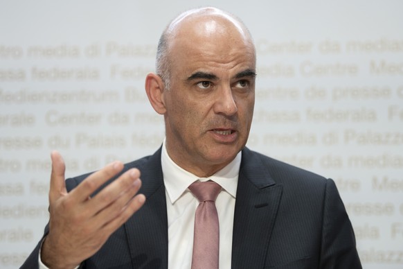 Bundesrat Alain Berset spricht an einer Medienkonferenz ueber die Neuregelung der psychologischen Psychotherapie im Rahmen der obligatorischen Krankenpflegeversicherung, am Mittwoch, 26. Juni 2019, in ...