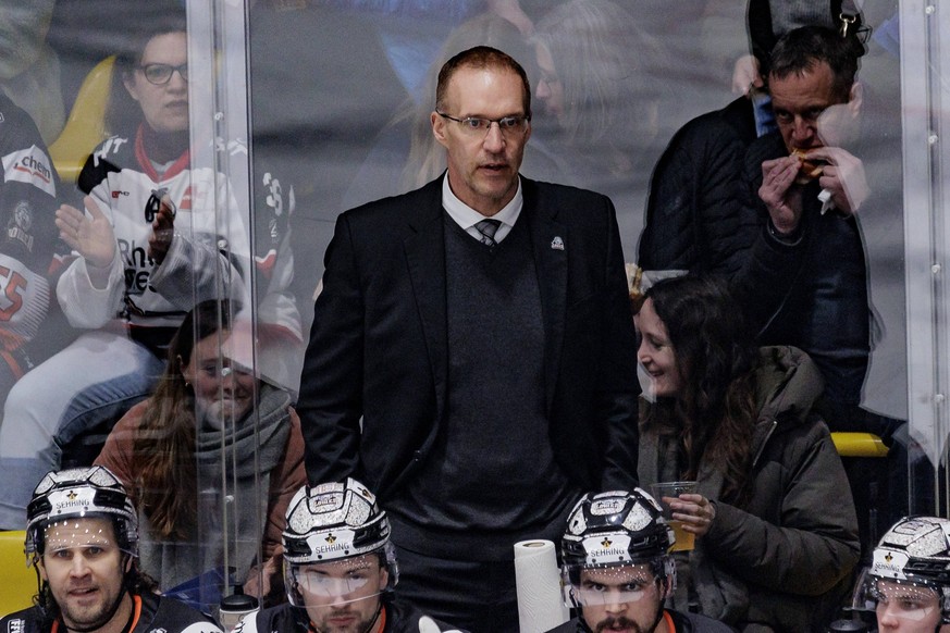 PENNY DEL: Löwen Frankfurt - Kölner Haie, Eissporthalle Frankfurt, 28.02.2023 Gerry Fleming Headcoach Löwen Frankfurt, Löwen Frankfurt - Kölner Haie, Frankfurt, Eissporthalle, 28.2.2023 *** PENNY DEL  ...