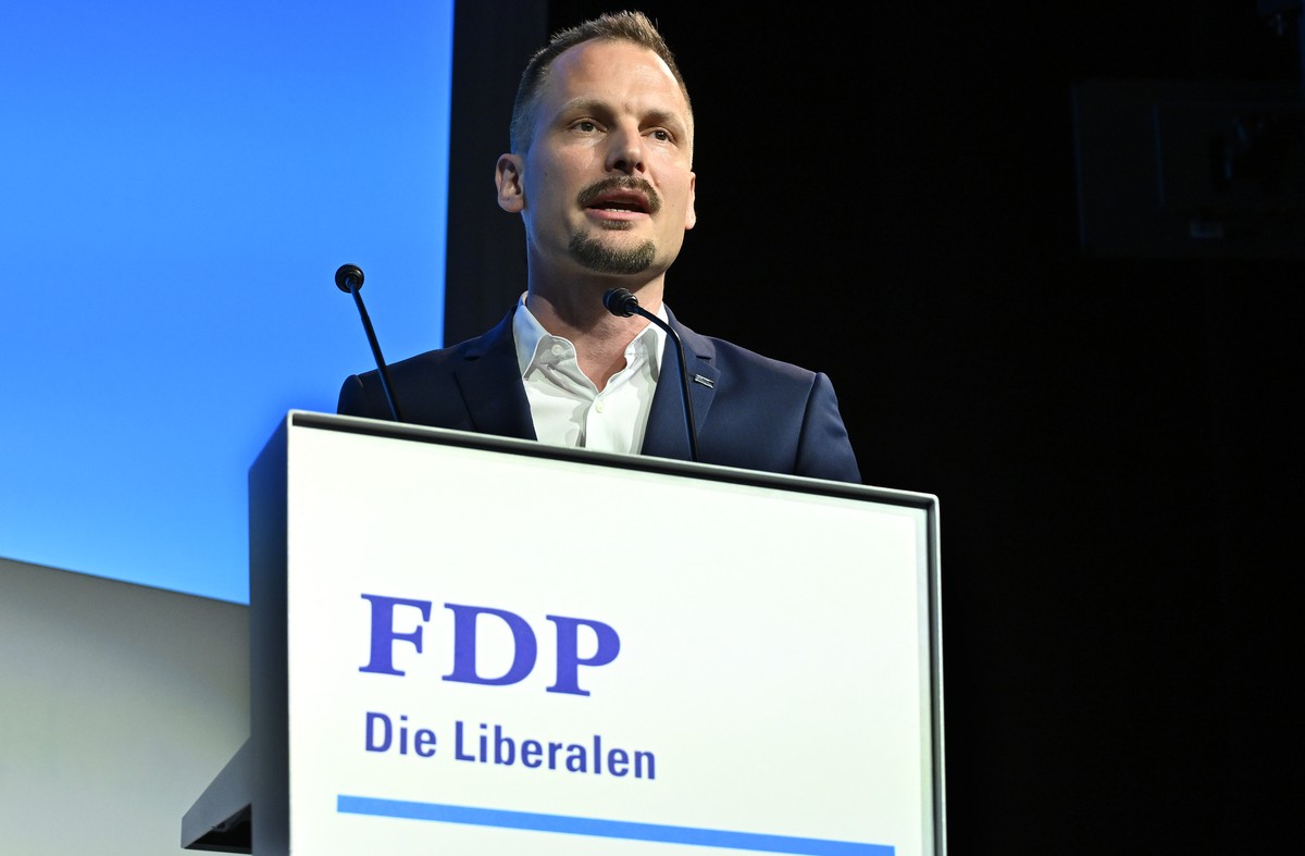 Jonas Projer, neuer FDP-Generalsekretaer an der Delegiertenversammlung der FDP in Moeriken-Wildegg am Samstag, 17. Juni 2024. (KEYSTONE/Walter Bieri )