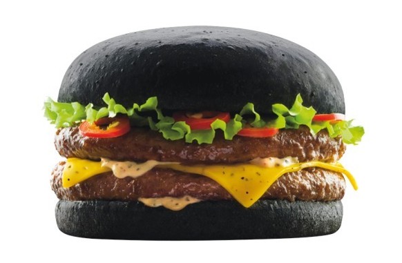 dark vador burger quick france frankreich darth vader sepia brötchen http://www.csmonitor.com/Business/new-economy/2012/0106/Darth-Vader-burger-A-black-bun-Oui