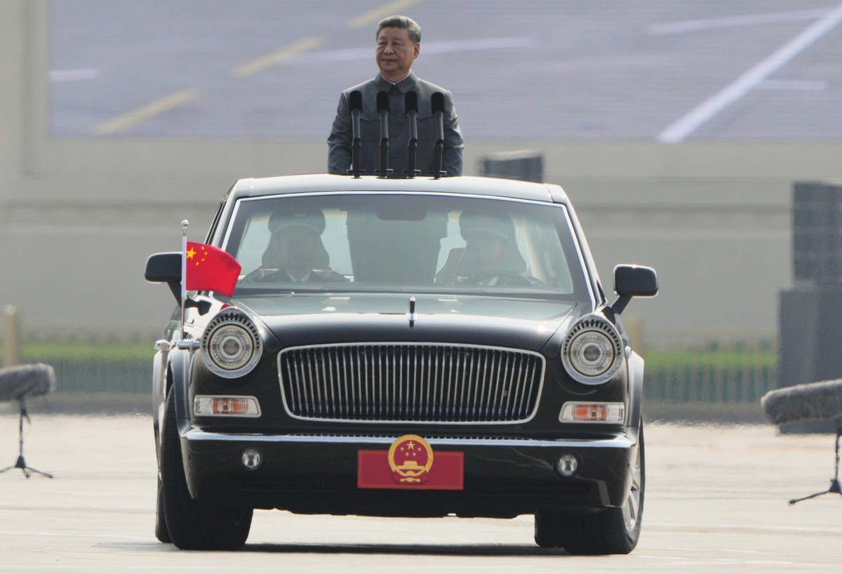 Chinese President Xi Jinping inspects the troops ahead of a military parade to commemorate the 80th anniversary of Japan's World War II surrender held in front of Tiananmen Gate in Beijing, Wedne ...