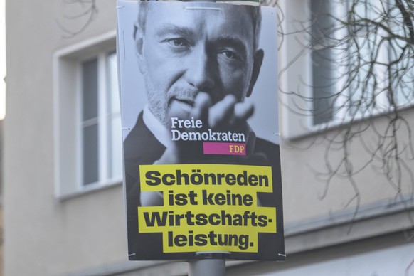 GER, Berlin, Wahl, Wahlplakat, Im Bild: Christian Lindner, FDP, Aussage: Schoenreden ist keine Wirtschaftsleistung, 19.01.2025, *** GER, Berlin, Election, Election poster, In the picture Christian Lin ...