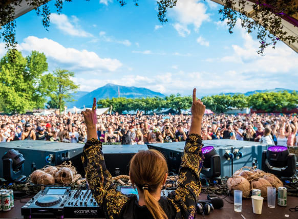 Techamsee, Daydance Cham