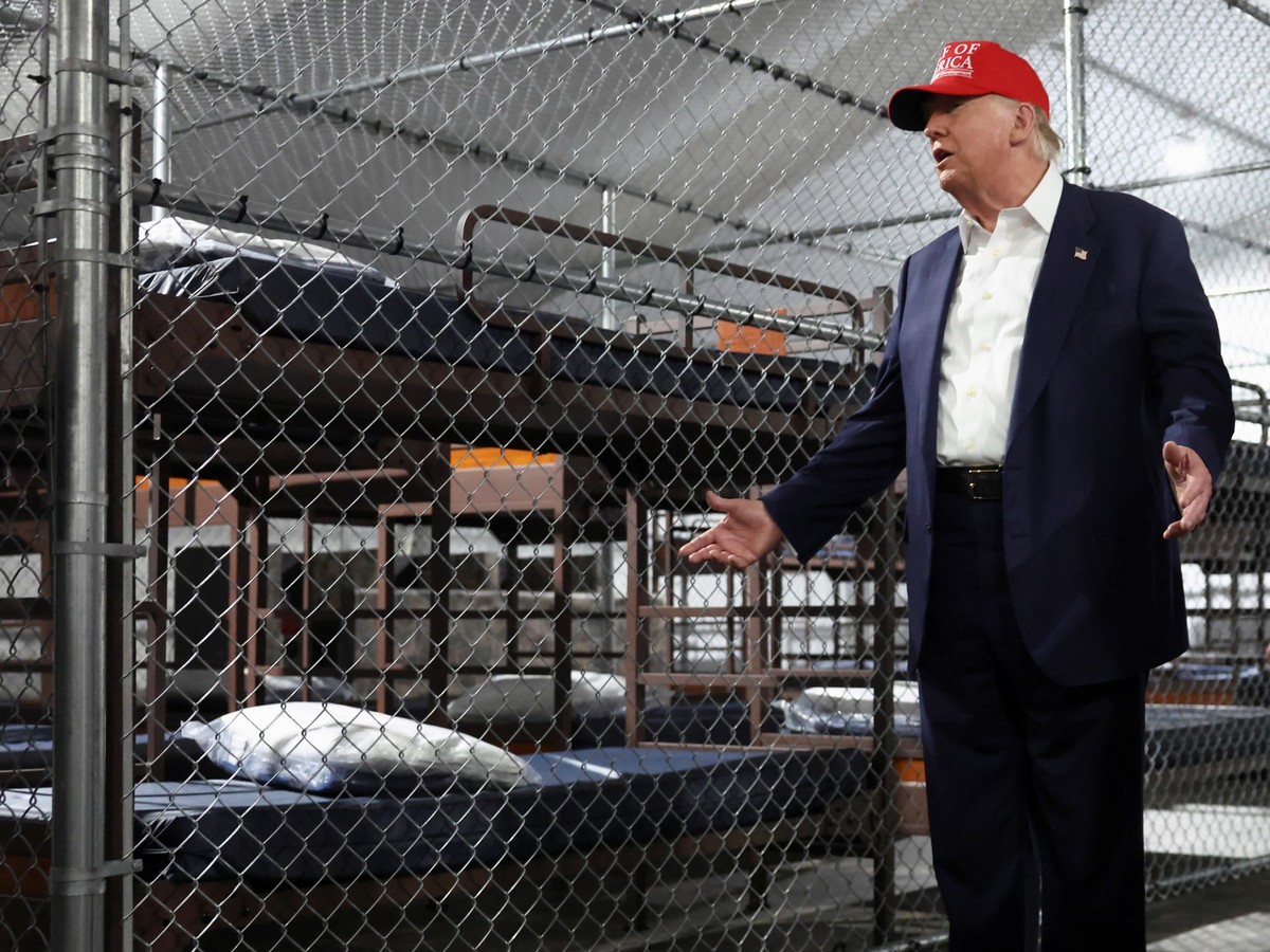 U.S. President Donald Trump visits a temporary migrant detention center informally known as "Alligator Alcatraz" in Ochopee, Florida, U.S., July 1, 2025. REUTERS/Evelyn Hockstein