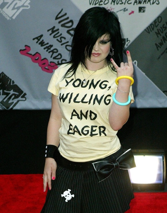 Television actress Kelly Osborne arrives for the 20th anniversary of the MTV Video Music Awards at Radio City Music Hall in New York City, Thursday 28 August 2003. EPA PHOTO/EPA/MATT CAMPBELL//