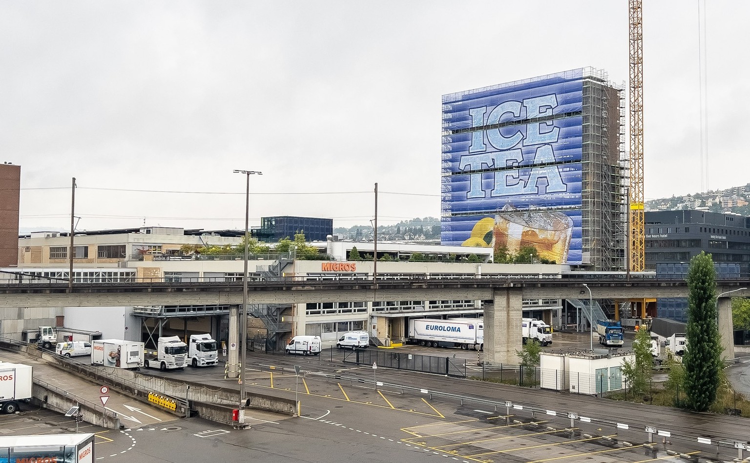 In Zürich West steht bald eine der grössten Werbeflächen der Schweiz.