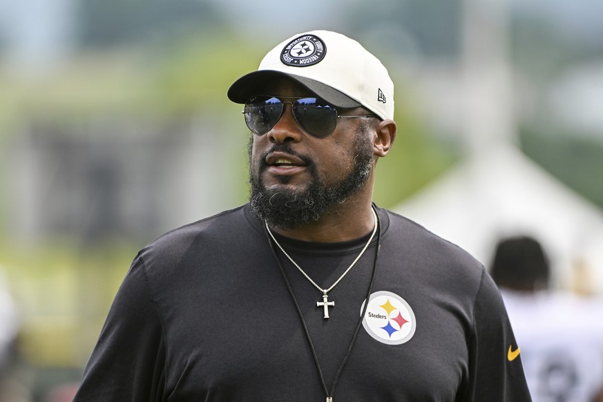 Pittsburgh Steelers head coach Mike Tomlin participates in an NFL football team&#039;s training camp workout in Latrobe, Pa., Tuesday, Aug. 1, 2023. (AP Photo/Barry Reeger)