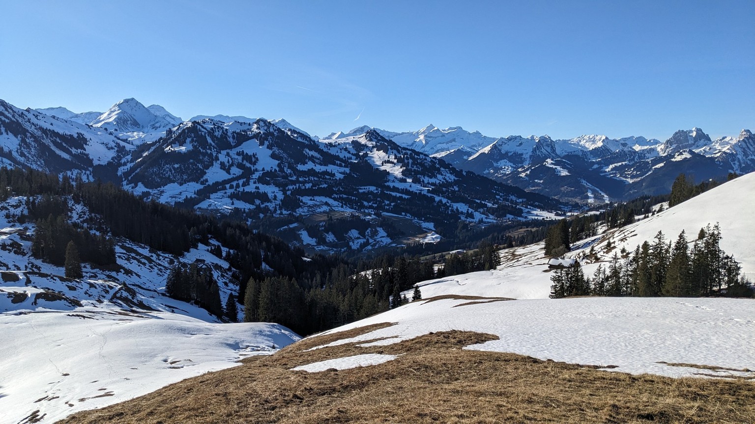 Unterhalb der Waldgrenze ist Skifahren nur noch auf Kunstschnee möglich.