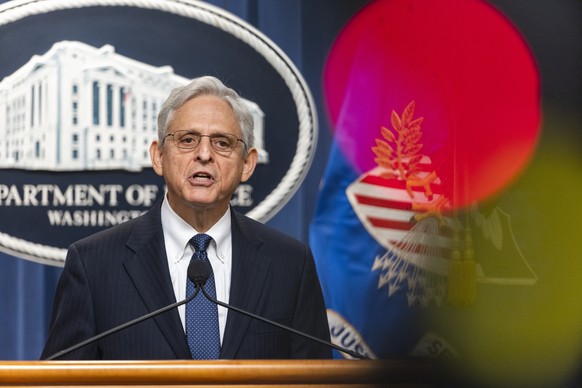 epa10116221 US Attorney General Merrick Garland delivers a statement on the recent FBI search of former President Donald Trump&#039;s Mar-a-Lago home from the Justice Department in Washington, DC, USA ...