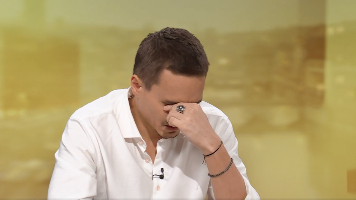 ExSRFExperte Kay Voser kämpft im TVInterview mit den Tränen