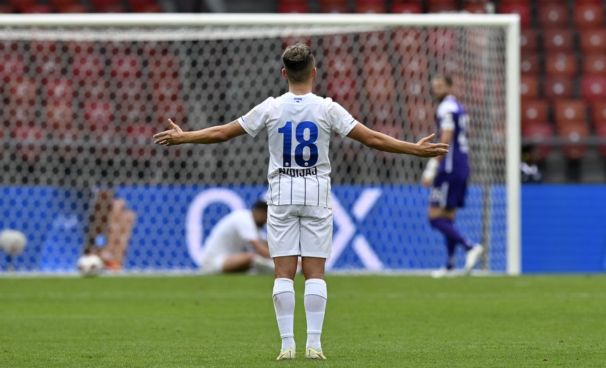 Frust beim Zuercher Donis Avdijaj nach dem 0-3 beim Fussballspiel der Super League FC Zuerich gegen den FC Sion im Stadion Letzigrund in Zuerich am Sonntag, 7. August 2022. (KEYSTONE/Walter Bieri )