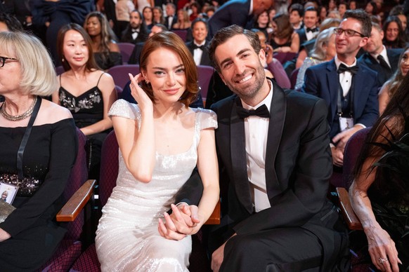 Emma Stone and Dave McCary attend the 98th Oscars� at the Dolby Theatre at Ovation Hollywood in Los Angeles, CA, on Sunday, March 15, 2026. Los Angeles CA USA PUBLICATIONxNOTxINxUSAxCANxUK 350081653PL ...