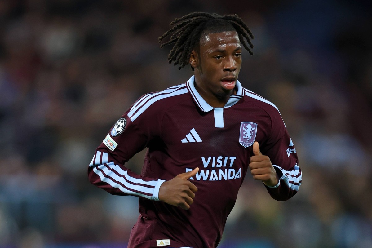 Aston Villa FC v Fenerbahce SK - UEFA Champions League 2026/27 League Phase MD2 Johan Manzambi of Aston Villa running during the UEFA Champions League 2026/27 League Phase MD2 match between Aston Vill ...