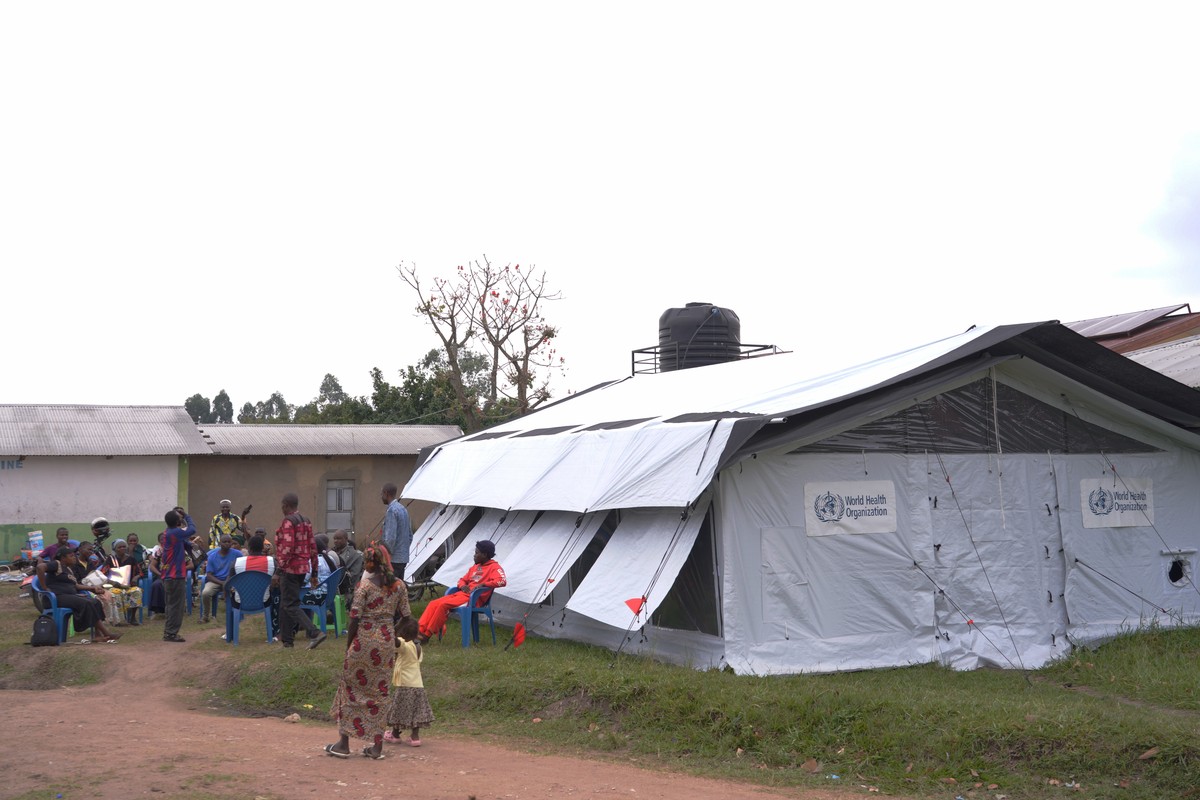 epa13108575 Medical staff on strike picket outside the Ebola Treatment Centre at Rwampara General Hospital in Rwampara, Ituri, Democratic Republic of Congo, 13 July 2026. Dozens of medical staff and o ...
