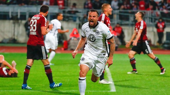 Seferovic nach dem Treffer, der Frankfurt den Ligaerhalt beschert hat.