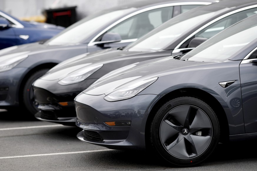Tesla mit Rekordzahlen: So viele neue Elektroautos fahren in der Schweiz