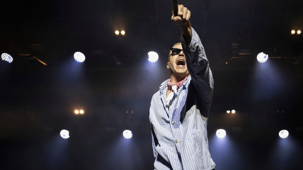 Macklemore-macht-trotz-Pal-stina-Kontroverse-Stimmung-auf-dem-Gurten