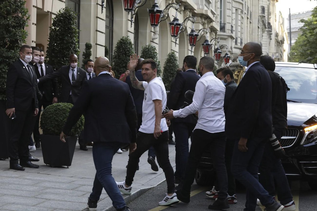 Arrivée de Lionel Messi au Royal Monceau.