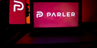 Verbannt, gehackt, offline: Bei der Trumpisten-App Parler herrscht das totale Chaos