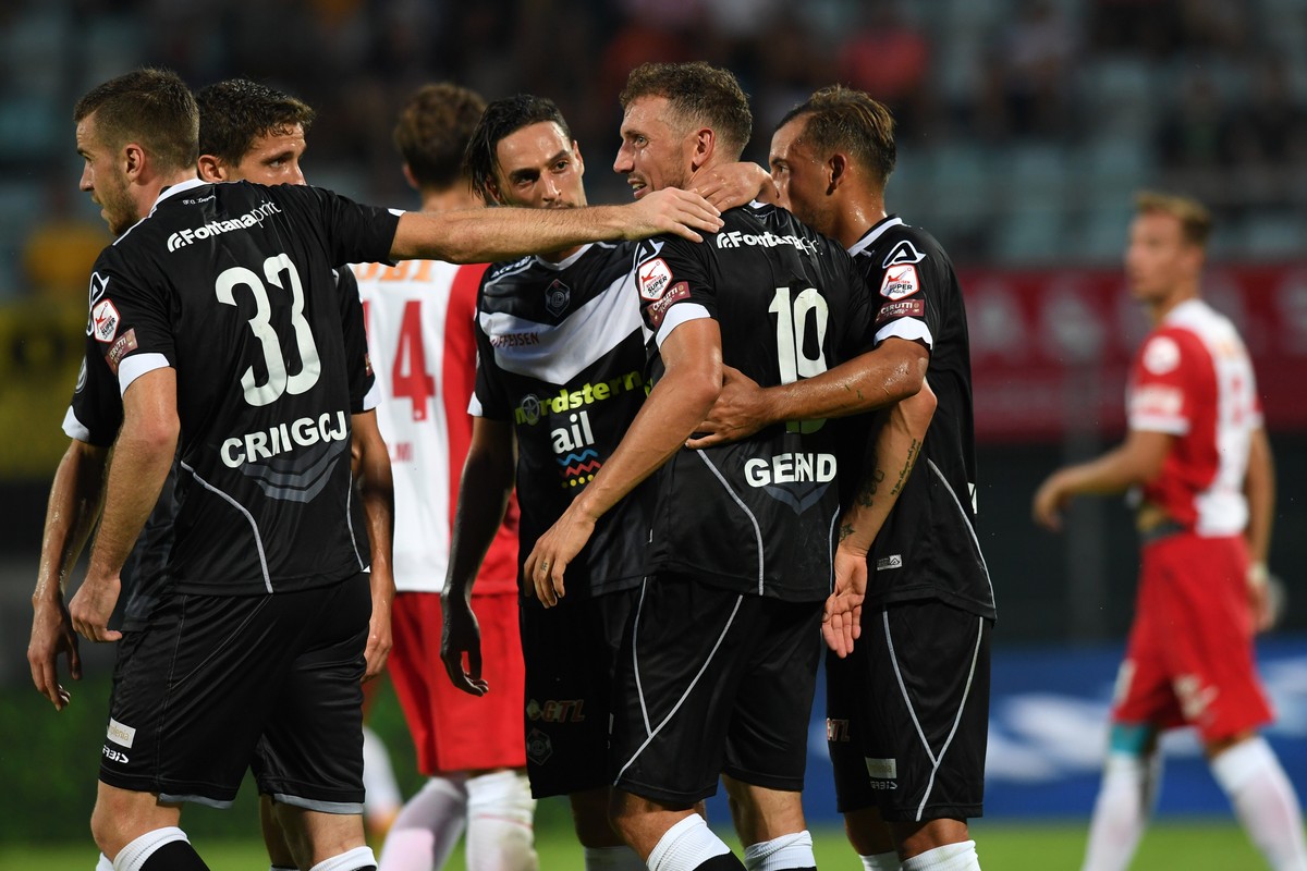 Lugano's player Alexander Gerndt celebrate the 3-1, during the Super League soccer match FC Lugano against FC Thun, at the Cornaredo stadium in Lugano, Saturday, August 26, 2017. (KEYSTONE/Ti-Pre ...