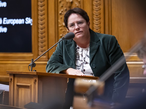 Magdalena Martullo-Blocher, SVP-GR, stellt eine Frage zu Bundespraesidentin Viola Amherd waehrend der Wintersession der Eidgenoessischen Raete, am Donnerstag, 12. Dezember 2024 im Nationalrat in Bern. ...